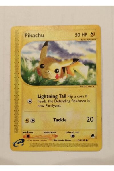 Pikachu 124/165 fra Expedition Base Set, illustreret af Atsuko Nishida
