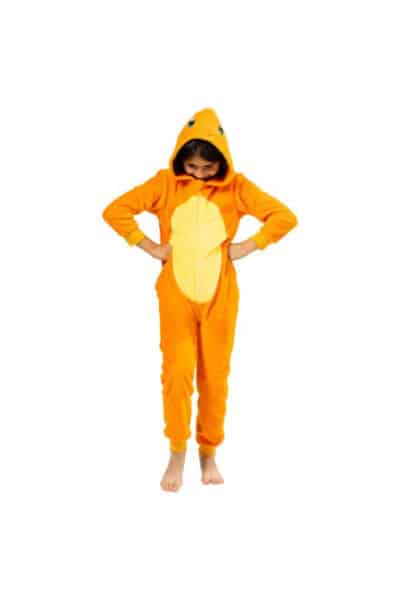 Charizard onesie til børn – onesie på model
